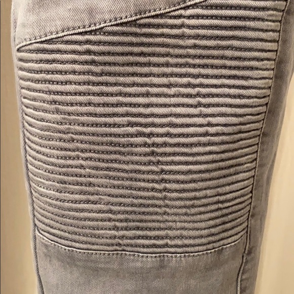 Textured jeans - Picture 2 of 3